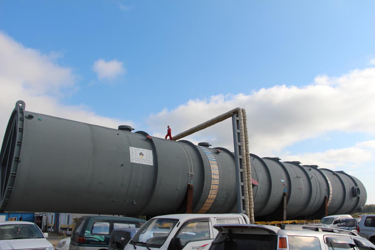 перевозка и монтаж колонна гидрокрекинга 400 тонн