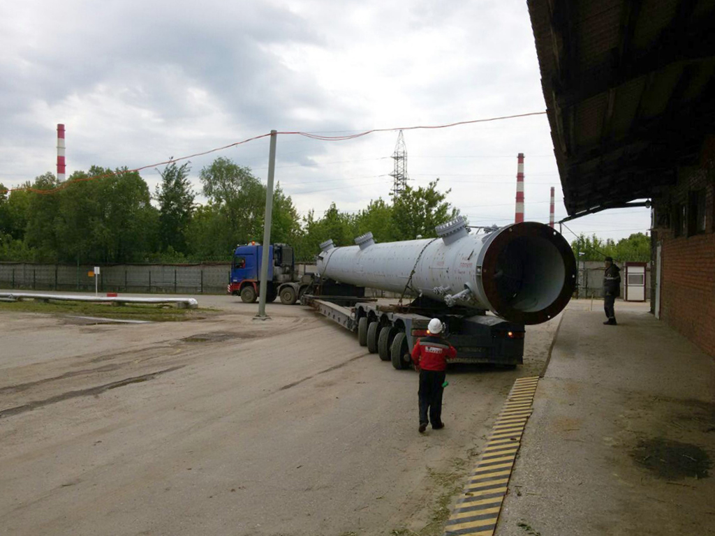 перевозка негабаритного груза. транспортировка крупногабаритного оборудования. перевозка негабарит. негабарит. 