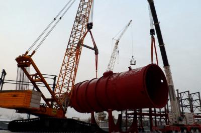 Монтажные работы по подъему колонны весом 240 тонн